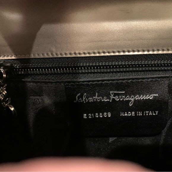 Salvatore Ferragamo Gancini Vintage gray top handle bag - Picture 9 of 11